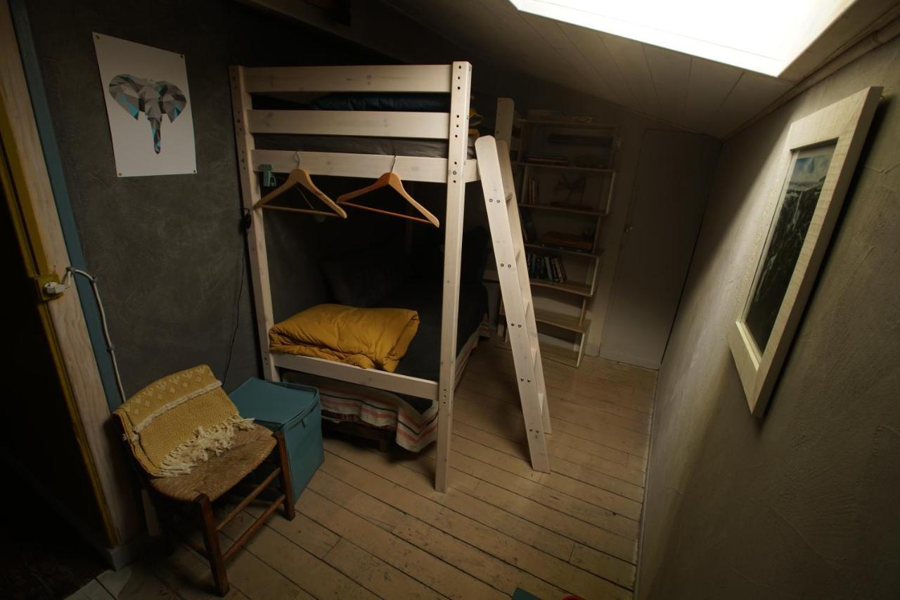 Le Refuge Ceretan, Grand Et Bel Appartement Mansarde En Plein Centre Exterior photo
